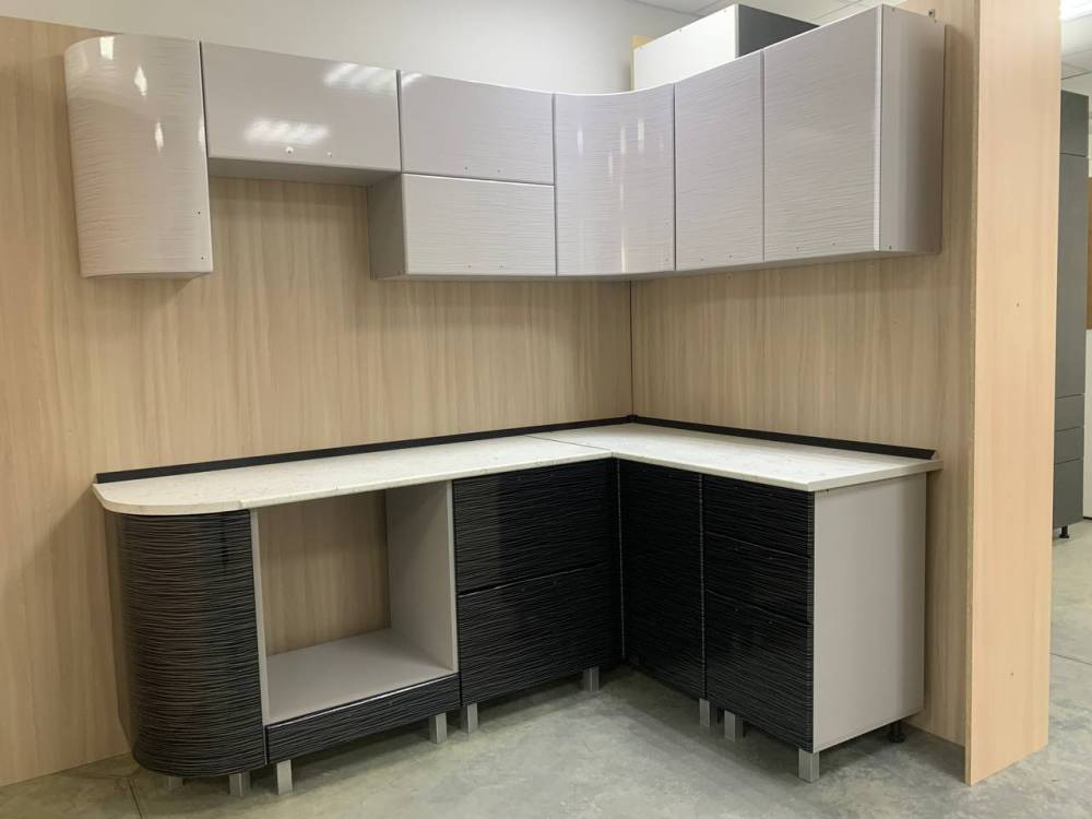 Кухонный гарнитур Ирина страйп черный/белый (распродажа)