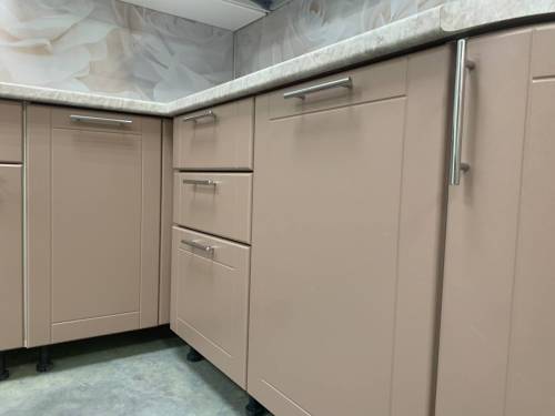 Кухонный гарнитур Брауни/Белый софт